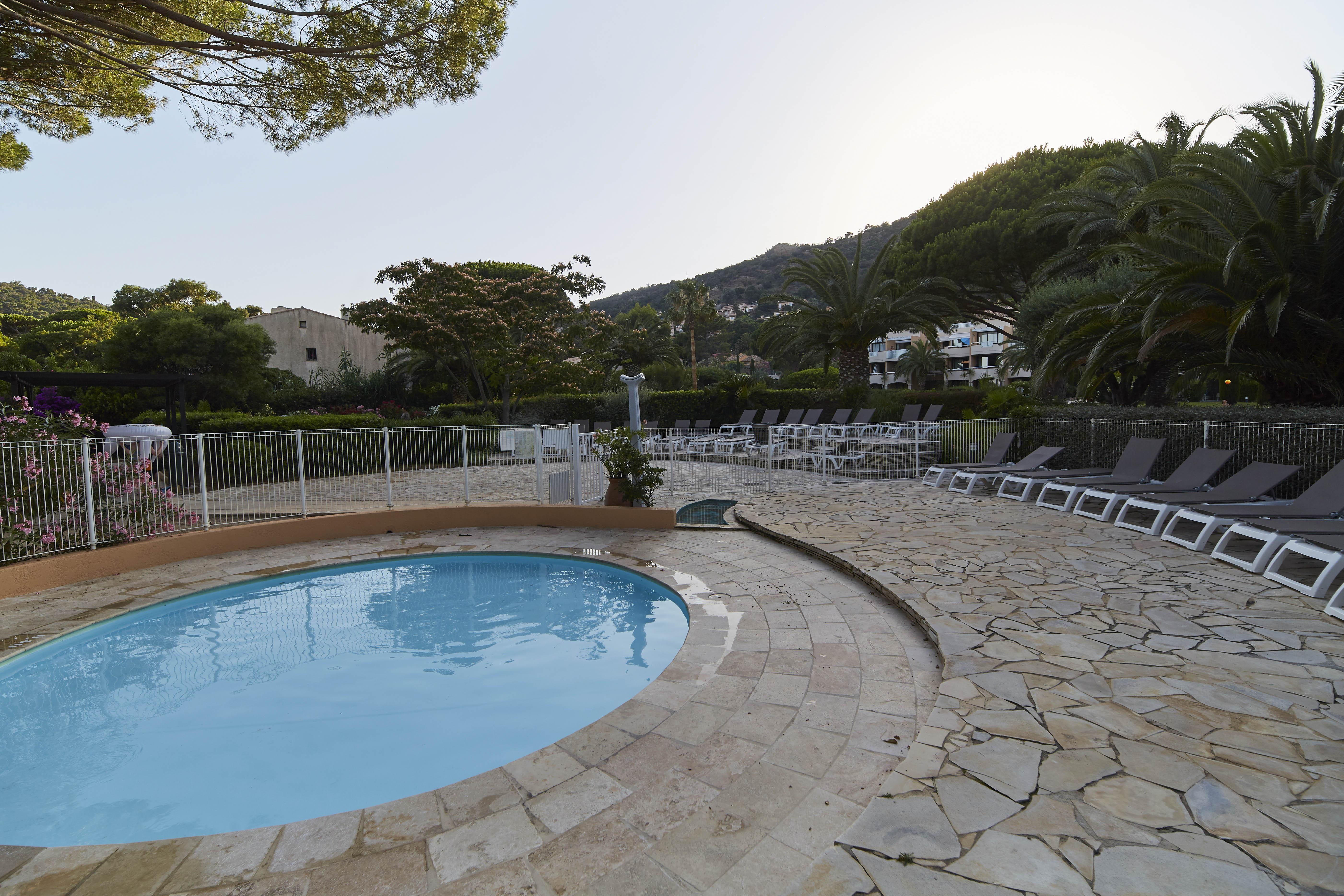 Residence Pierre & Vacances L'Anse De Pramousquier Le Lavandou Dış mekan fotoğraf